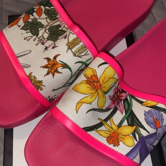 Gucci Slides - Picture 2 of 7